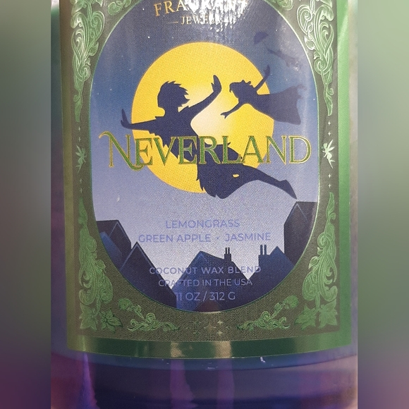 Neverland Candle - Fragrant Jewels - Picture 4 of 5